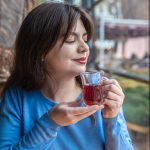 Ceaiul de trifoi roșu: beneficii pentru femei