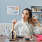 Ce merită păstrat și ce merită evitat într-un machiaj de zi cu zi