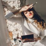 Machiaj minimalist: mai puține produse, mai mult impact