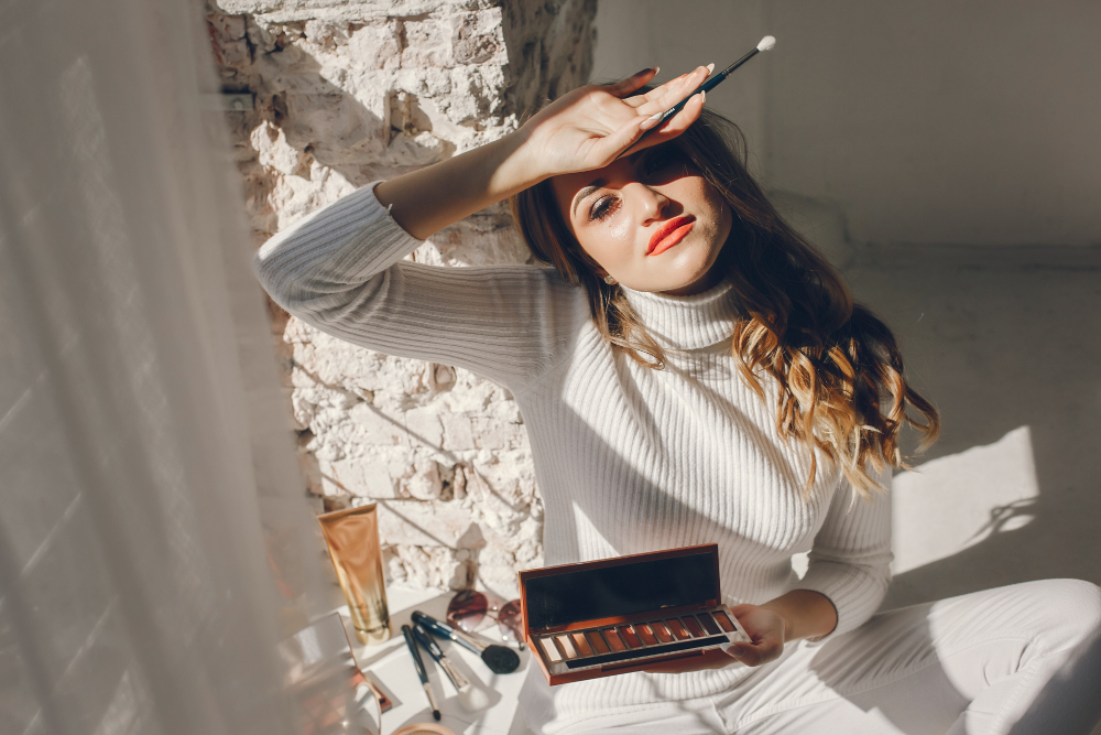 Machiaj minimalist: mai puține produse, mai mult impact